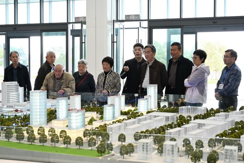 【国家区域医疗中心建设】银龄聚首新院区 见证娄底医疗新跨越