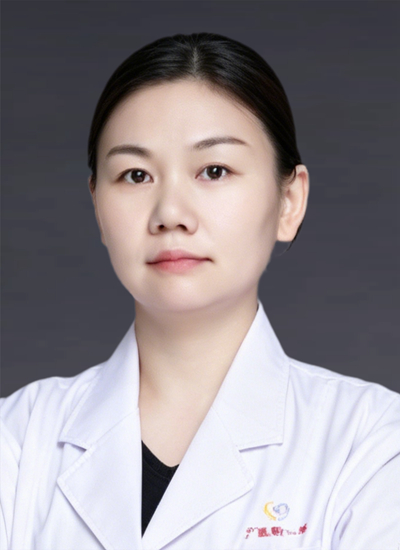 何玉文 