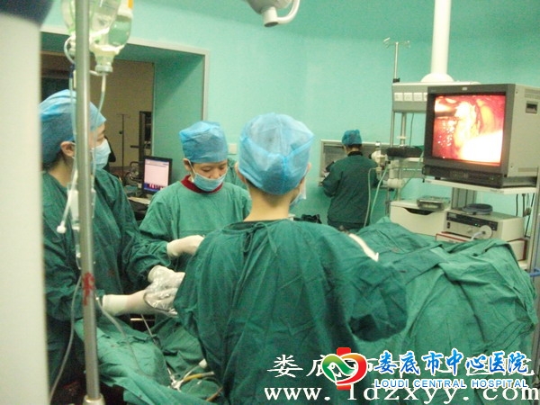 我院引进全市最先进的妇科电子腹腔镜系统