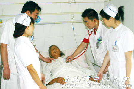 “我母亲这次是捡了条命”