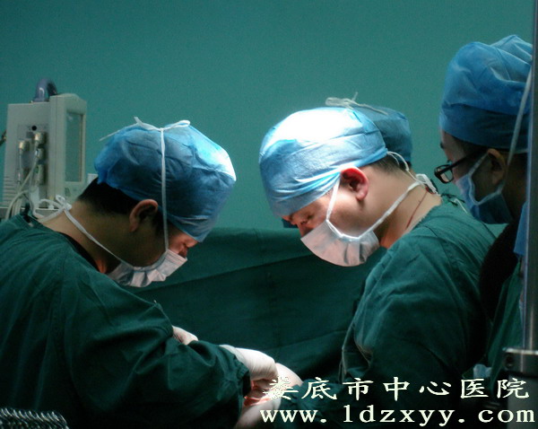 一人体内三肿瘤专家妙手一朝除