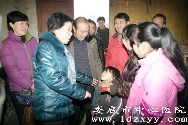 情系特困户天寒暖民心