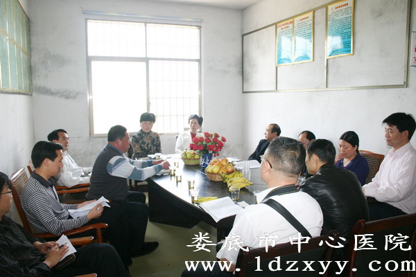 李金才深入我院建扶村现场办公