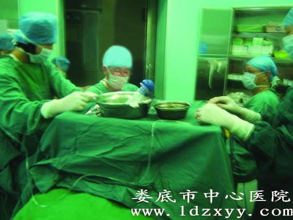 命悬一线险象生专家妙手救生命