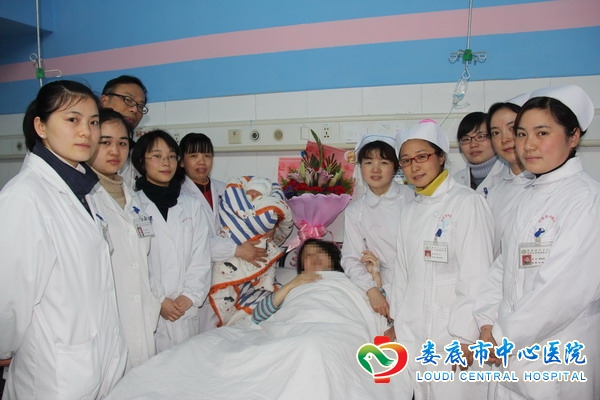 “我盼望了五年，终于盼来了宝贝儿子”