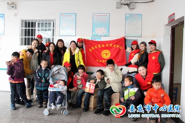弘扬雷锋精神，我们在行动