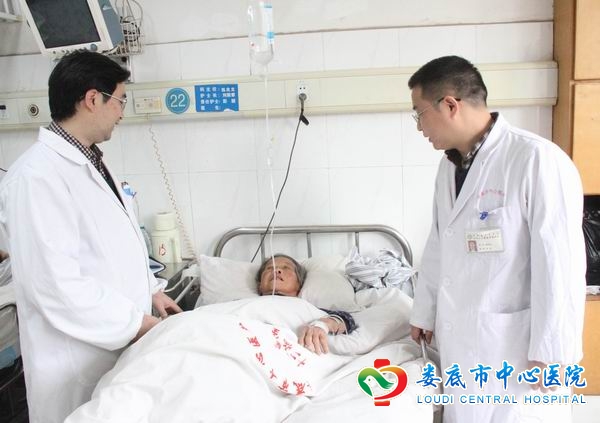 一针“骨水泥”消除老人胸背疼痛之苦