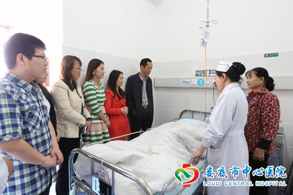 我院干部职工爱心捐助一贫困重型颅脑损伤患者