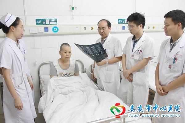颅内肿瘤折磨百余天专家2小时解除病痛