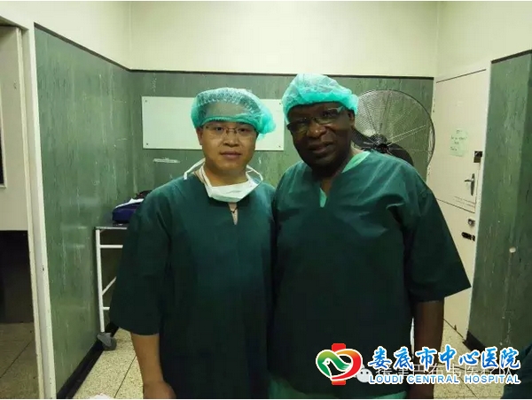 我院专家成功为津巴布韦九旬老人实施TURP术