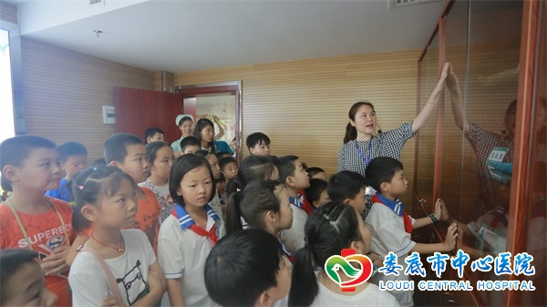 我院积极为青少年开展急救知识培训