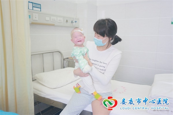 险！婴儿未满一岁重度烫伤赞！专家助力母亲割皮救女