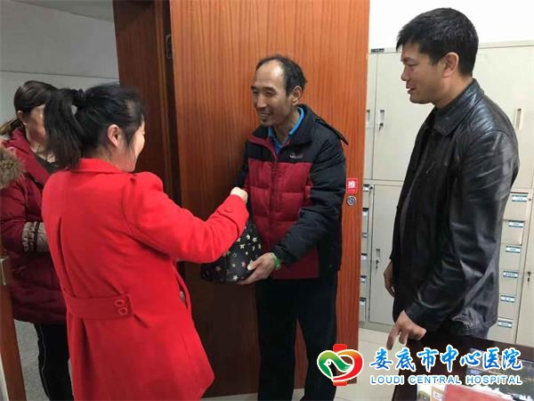 我院卫生员拾金不昧获点赞