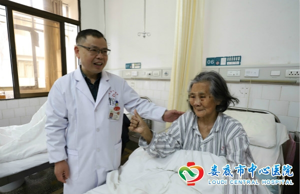 艺高人胆大：娄底普外科博士为88岁老人成功实施巨大肿瘤切除术