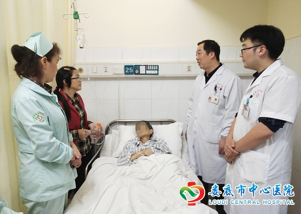 娄底72斤古稀老人腹部取出近8斤重肿瘤