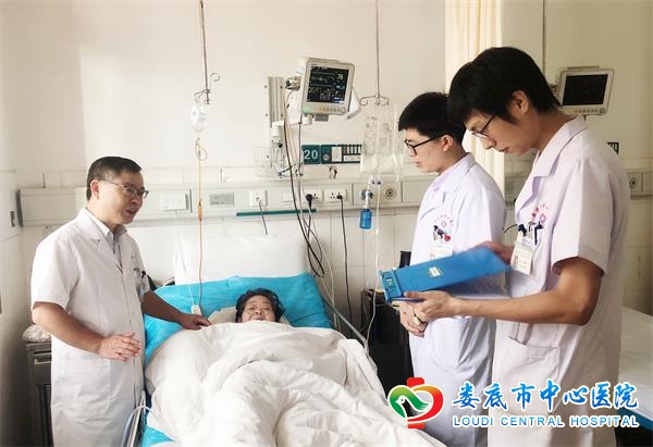 高龄老人肠癌凶险专家高超手术排忧解难