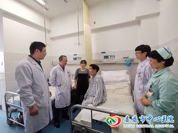 我院开展娄底市首例全胸腔镜下肺癌根治术