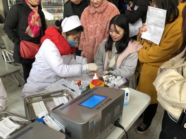 我院400余名医务人员无偿献血1.46万毫升