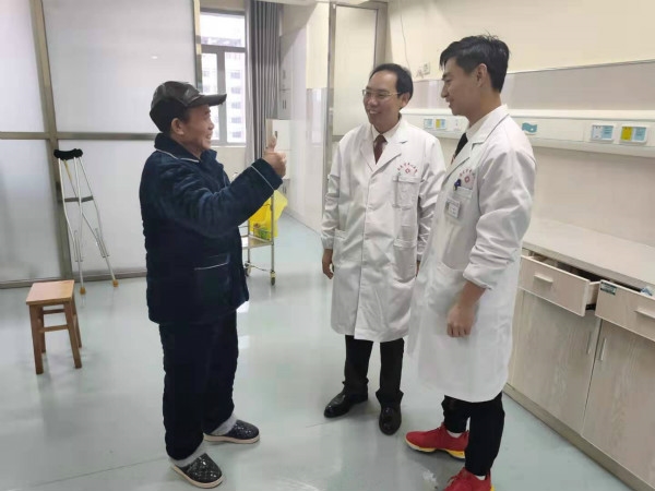 且行且"珍膝"，市中心医院伴您“保膝”一路前行