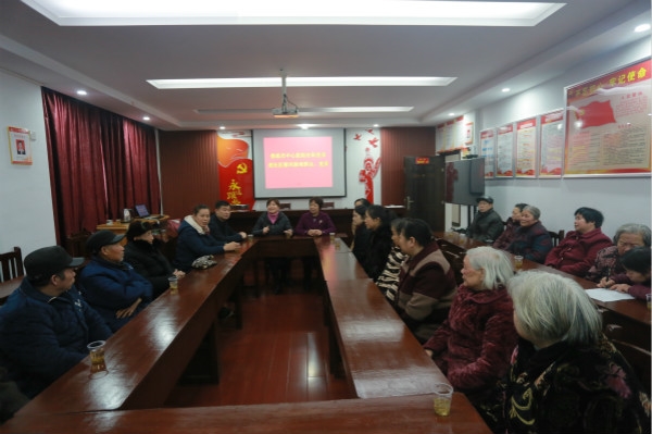 情系社区困难户春节慰问暖人心