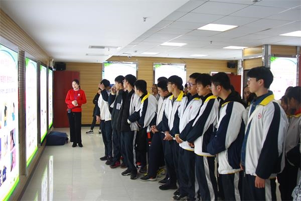 我院积极为我市中学生开展急救知识培训