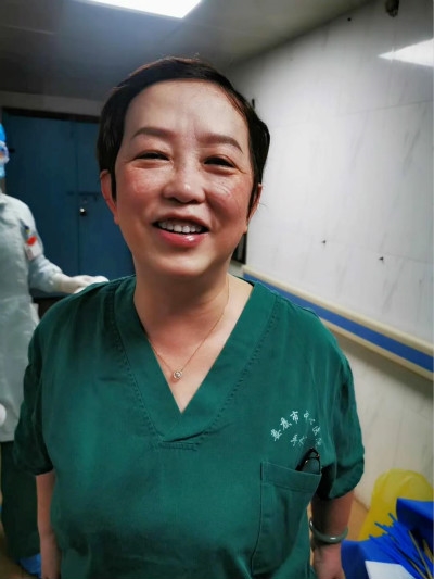 8小时，一次负压病房里的“生死营救”