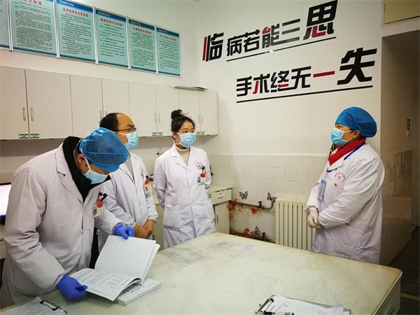 院党委副书记、纪委书记姜海燕带队开展行政业务查房