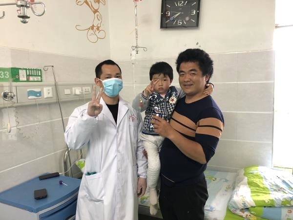 娄底4岁男童血便难止专家妙手轻松应对