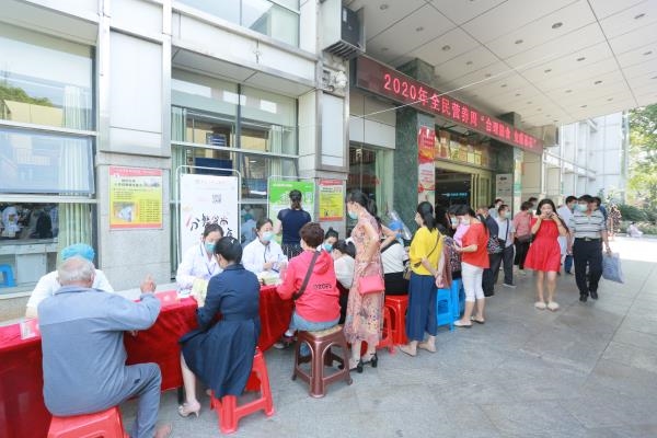 我院开展“全民营养周”宣传活动