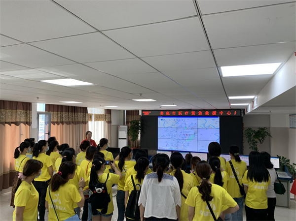 科普教育基地迎来幼儿园老师