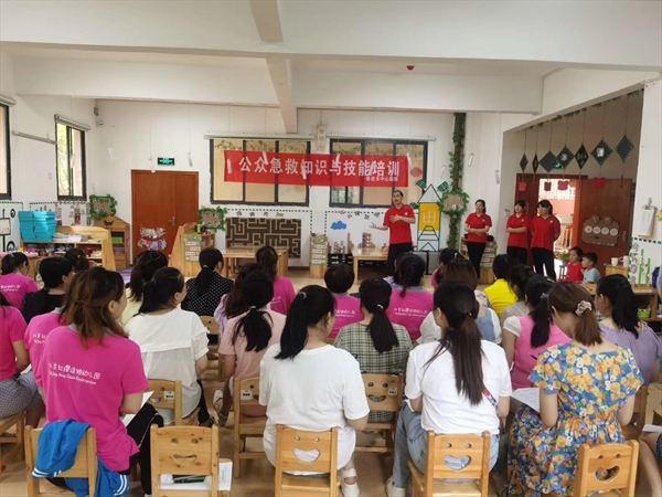 特殊的“摆地摊”