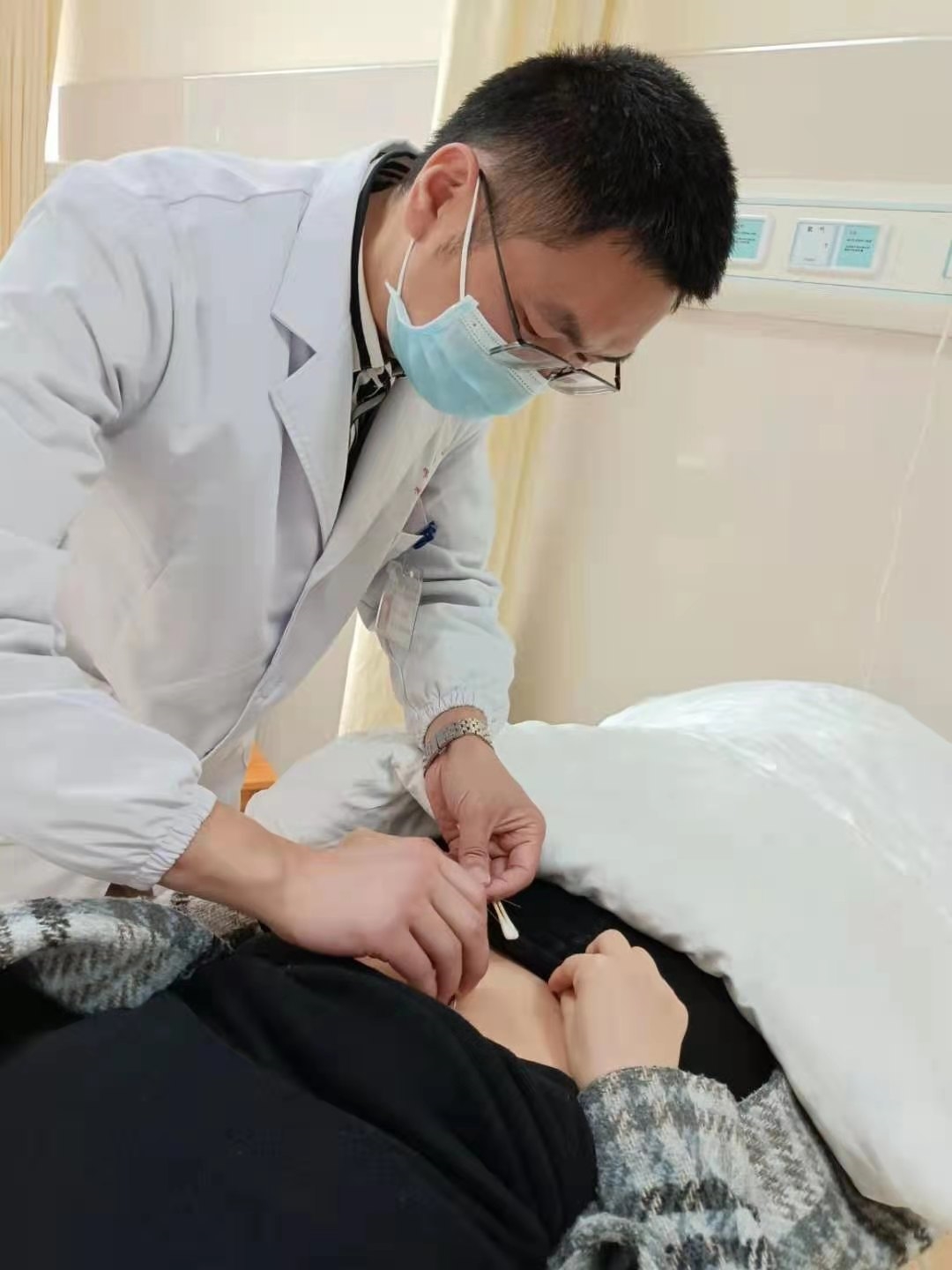 针灸理疗，效果“神奇”！