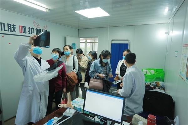 我院开展“全国爱足日”义诊活动