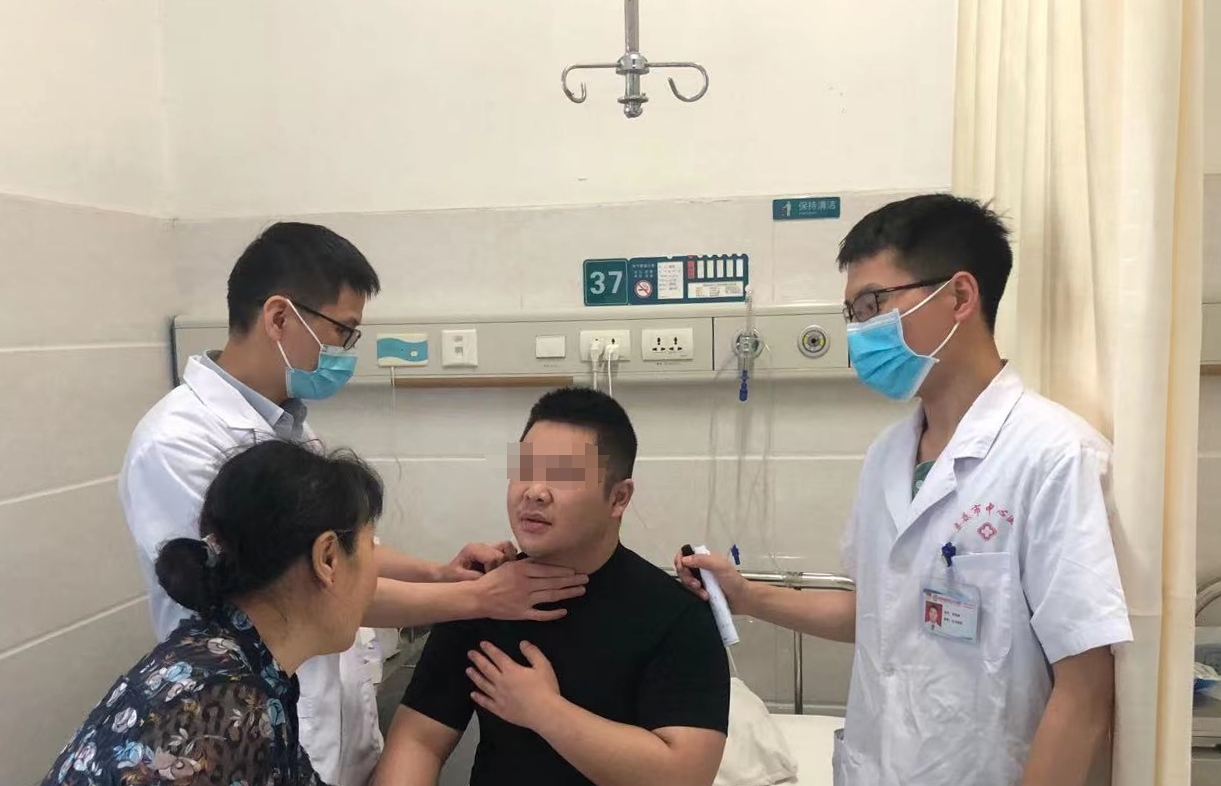 爱美没毛病！我院高难度“无痕”手术解决甲状腺肿瘤