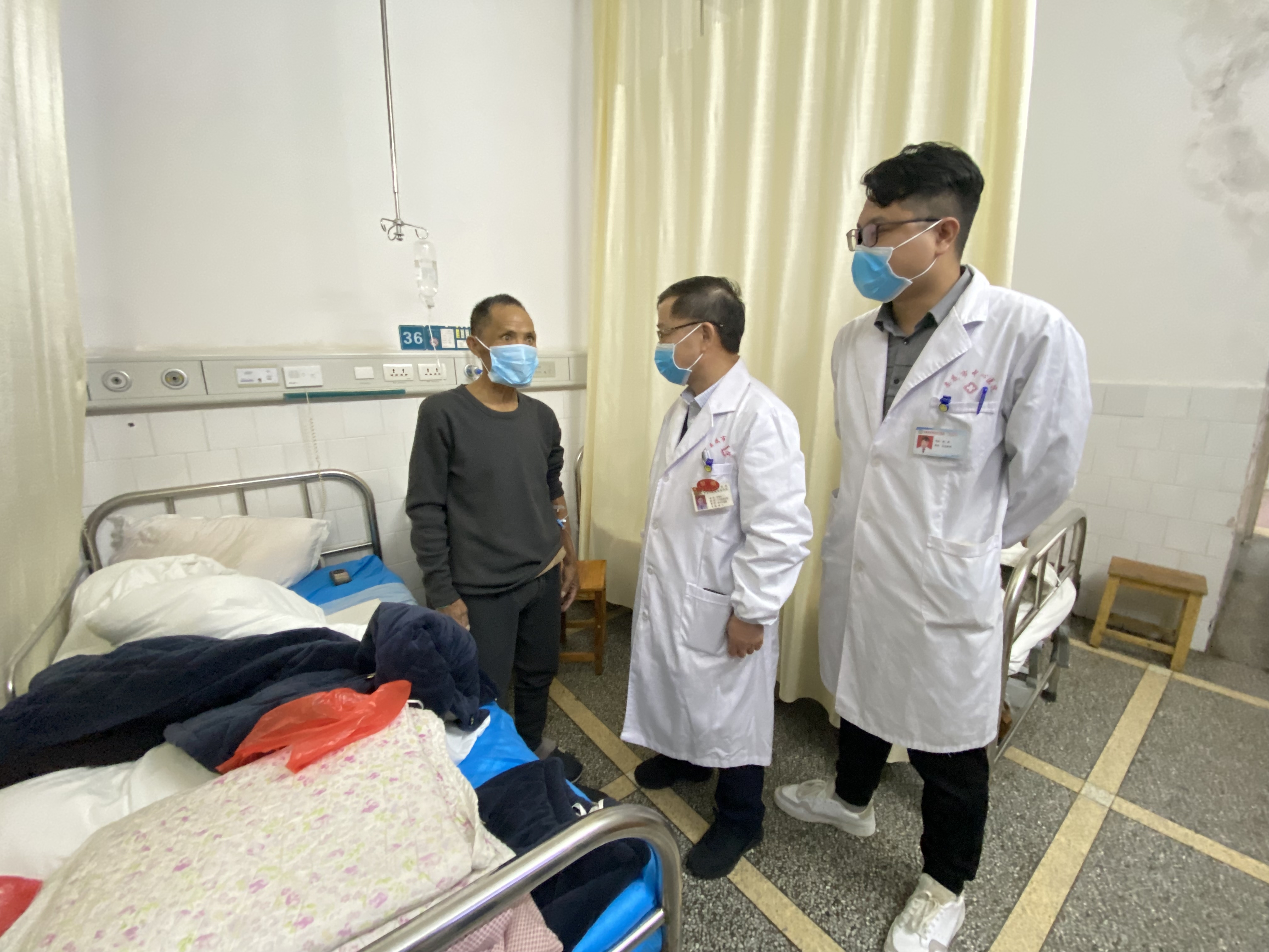 我院成功实施ERCP+经口直视电子胆管镜碎石取石术