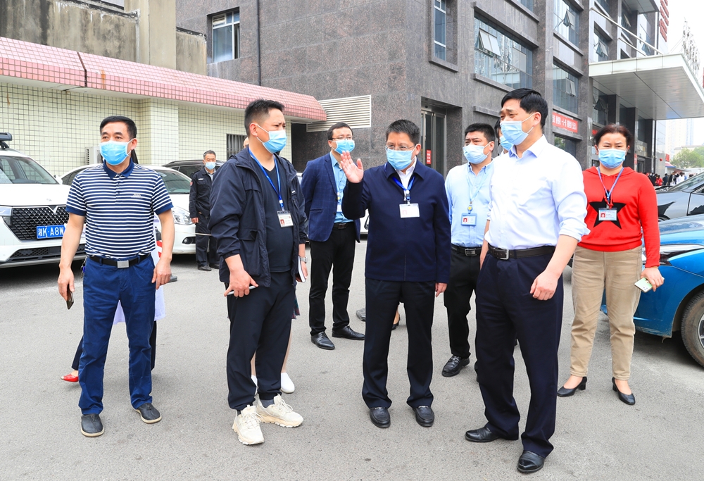 我院党委书记吴小阶带队督查医院新冠肺炎疫情防控工作