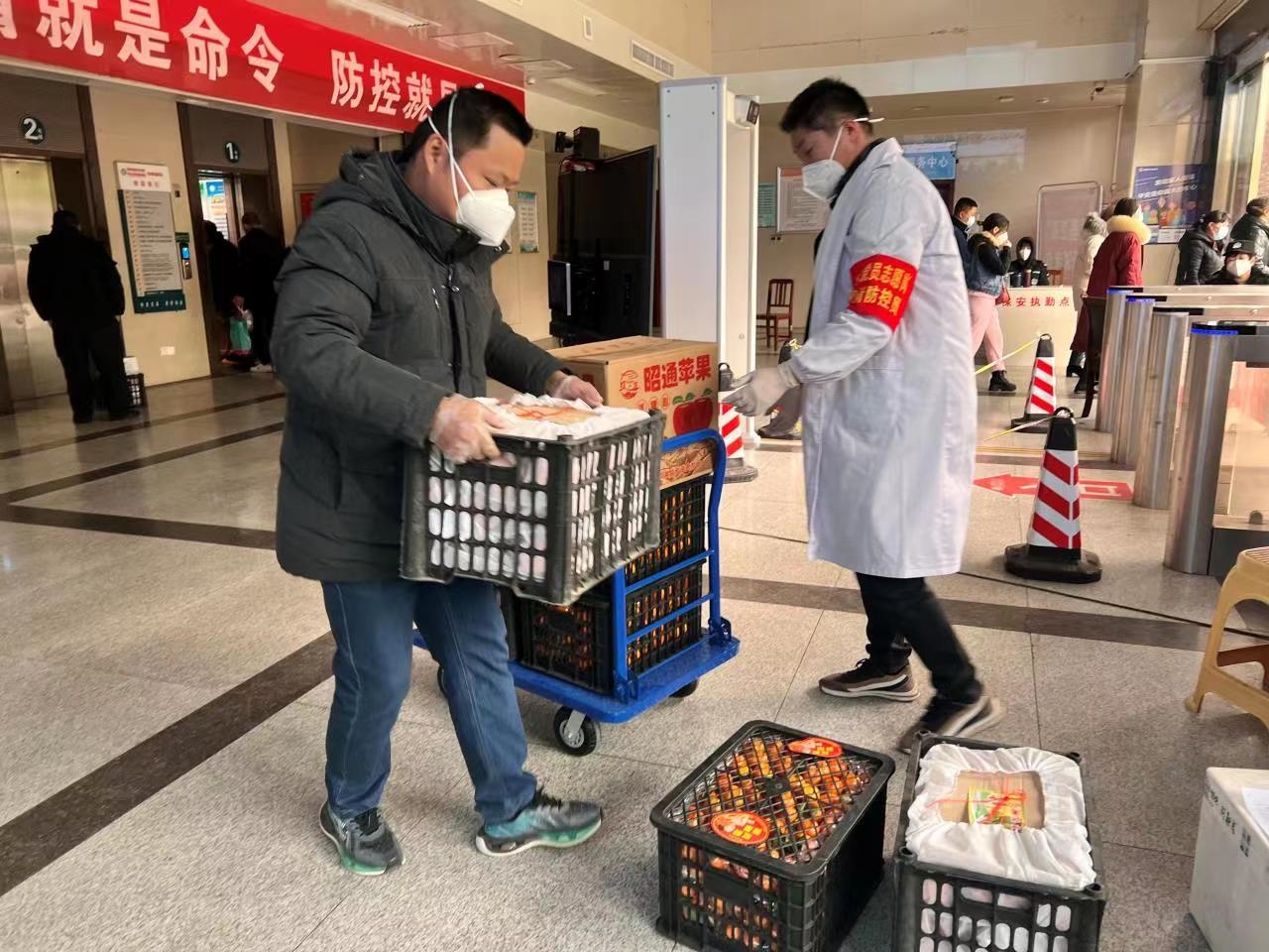 把温暖送到医务人员的“心坎上”