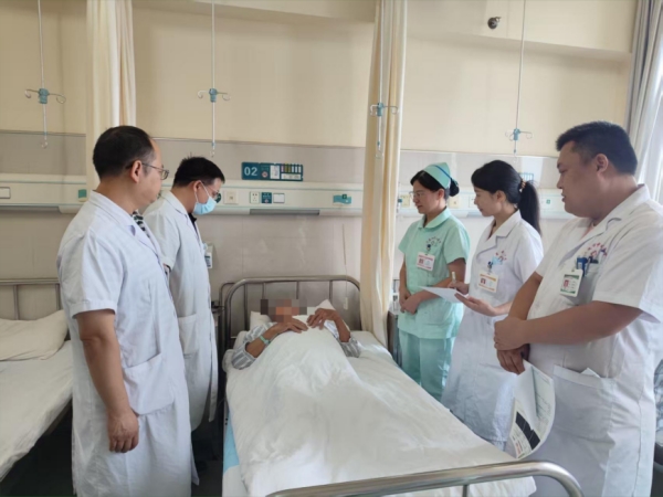【国家区域医疗中心建设】勇战高龄手术“禁区”——我院再助高危前列腺增生老人重获健康